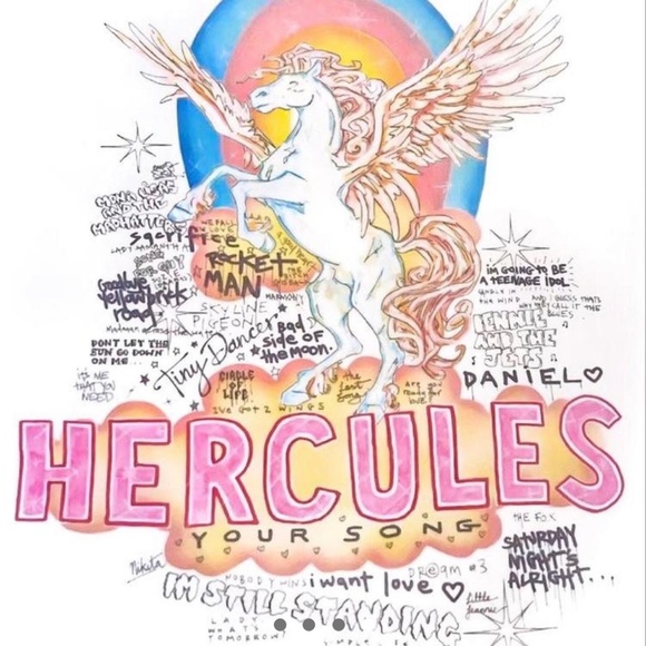 Réalisation Par ‘Hercules baby tee’ Elton Jon collection - Picture 3 of 4